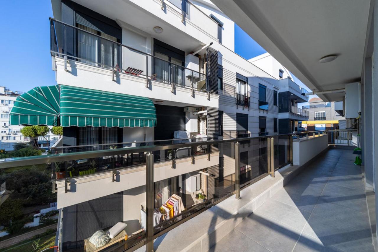 Daire Central Flat With Balcony Near Sea In Muratpasa Antalya