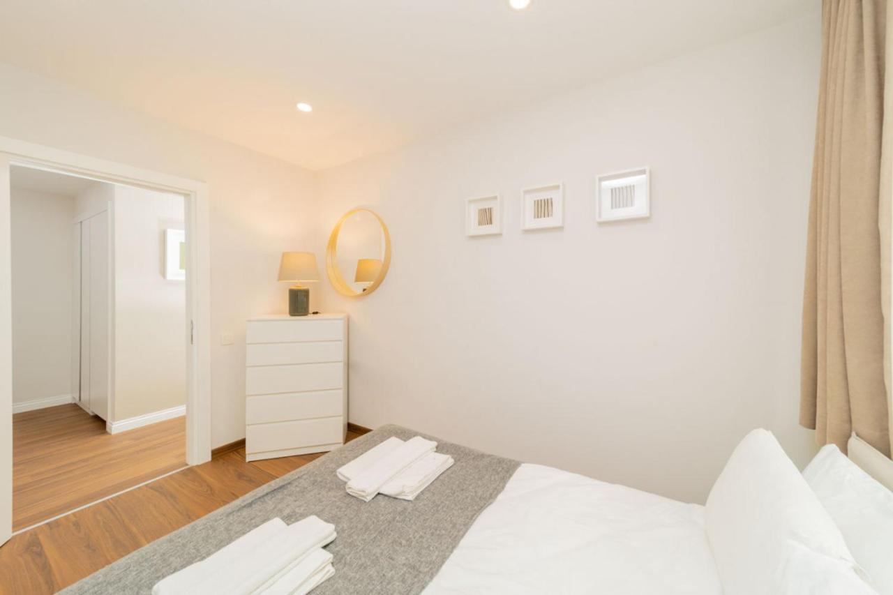 Daire Central Flat With Balcony Near Sea In Muratpasa *